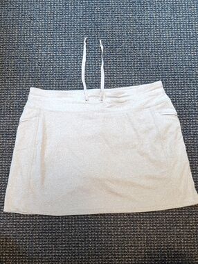 Women’s Light Gray Pull-On Skort with Drawstring Waist